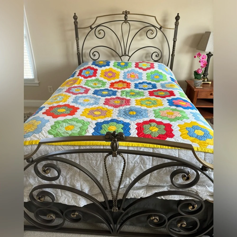 Rare Vintage 1920’s Grandmother’s Flower Garden Hand Stitched 92”x72” Quilt
